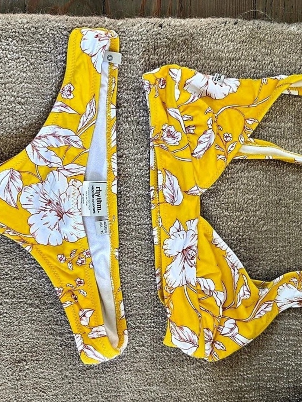 rhythm Floral Bikini in Yellow & White Size Small Like New
